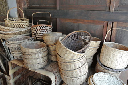 Old utensils display.